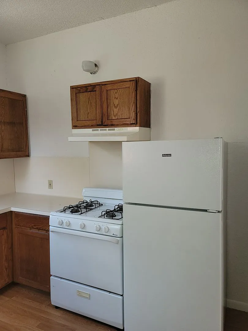 Clarksville Studio - Original Wood Floors - Million Dollar Neighborhood - $1100 — Photo 4