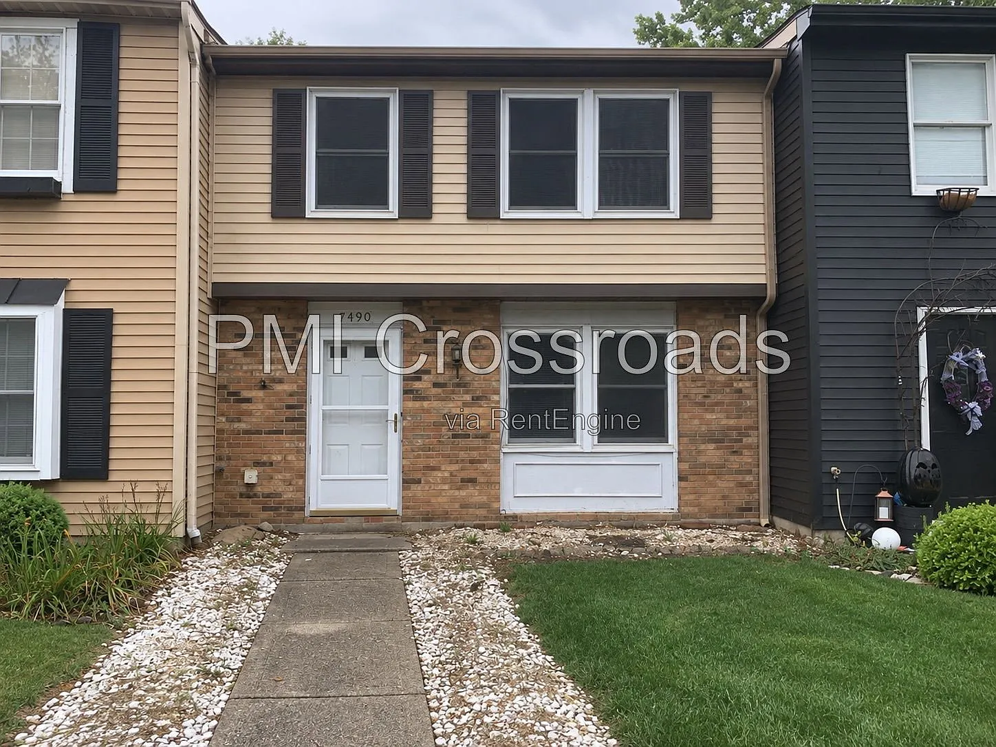 3 bed, 1.5 bath, 1240 sqft, $1,845 — Photo 2