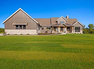 16881 W Autumn Trce, New Berlin, WI 53151