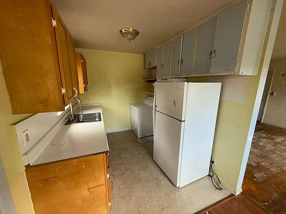 3rd image of 421 Garden Ave