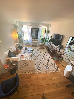 Rented by Bond New York | media 4