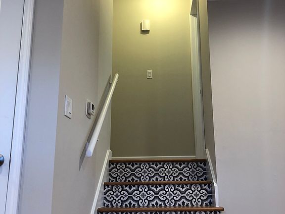 5th image of 1305 W Linden Ave