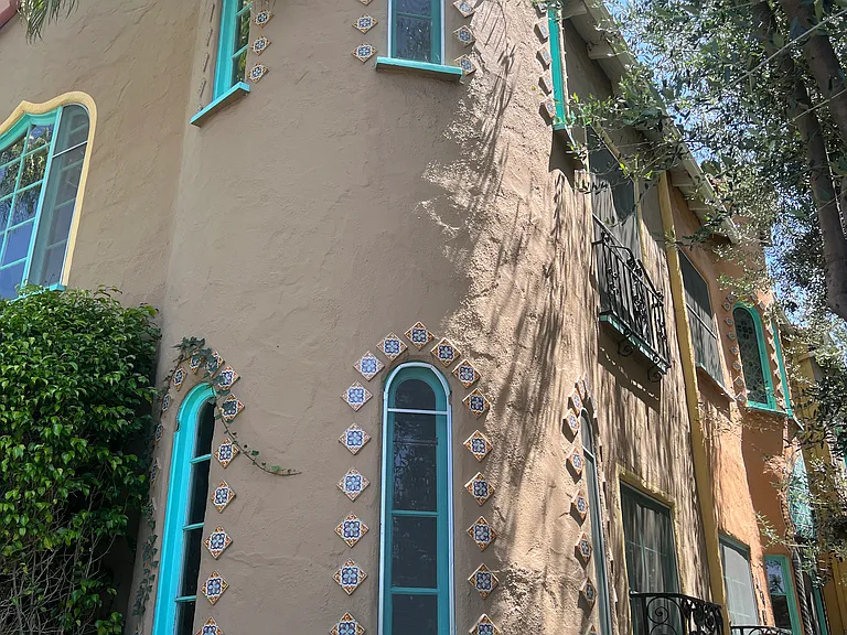 464 N Stanley Ave #8 — Photo 4