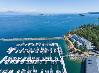 3555 Outrigger Rd #302, Nanaimo, BC V9P 9K1