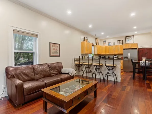 10 Beacon St APT 1, Chelsea, MA 02150