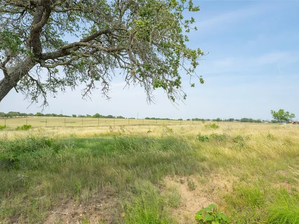 300 Altidore Ave, Dale, TX 78616