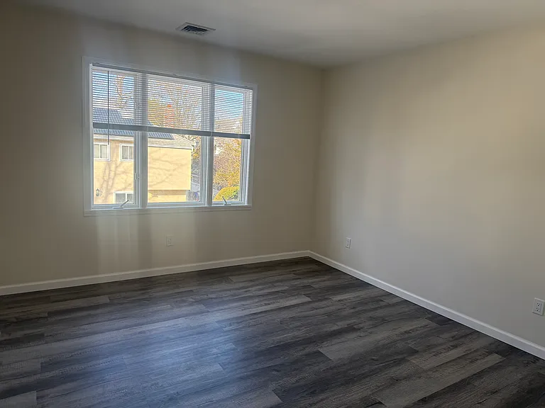 261 Wilson Ave #1 — Photo 13