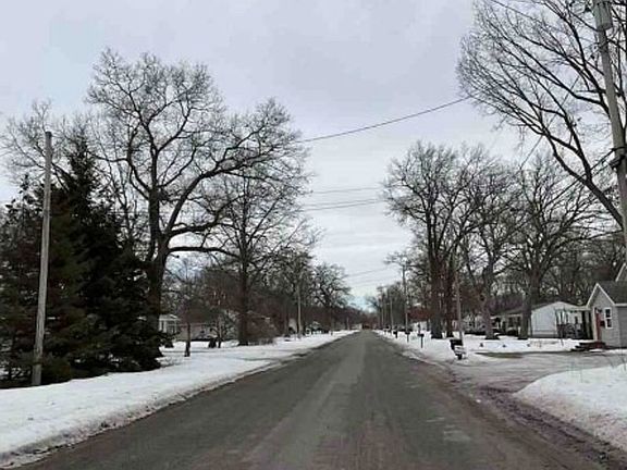 Exterior Neighborhood (street photo)