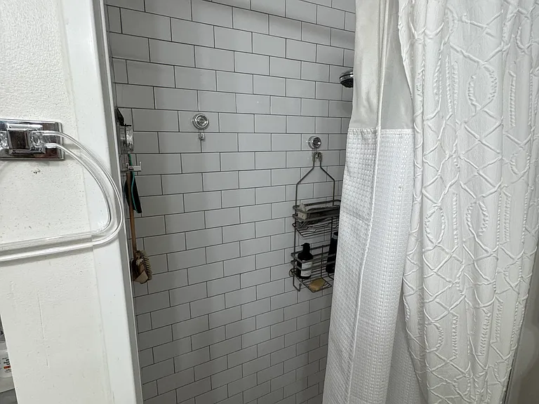 229 London St #2 — Photo 7