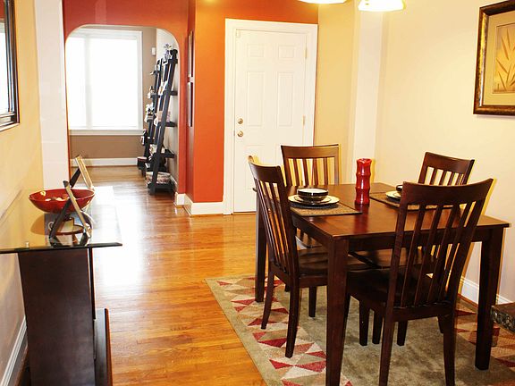 3rd image of 754 Leland Ave APT 2S