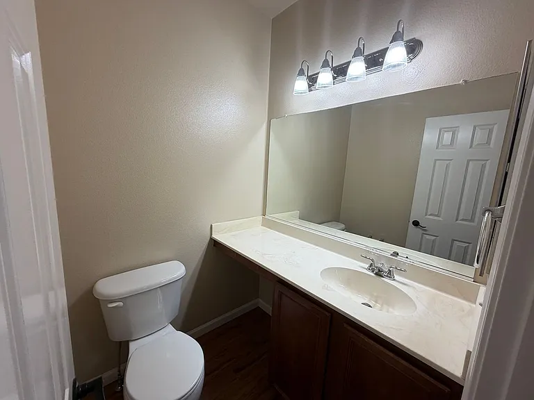 260 John Eugene Ct — Photo 10