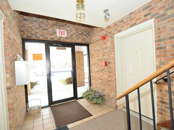3rd image of 11109 Heritage Dr APT 1D