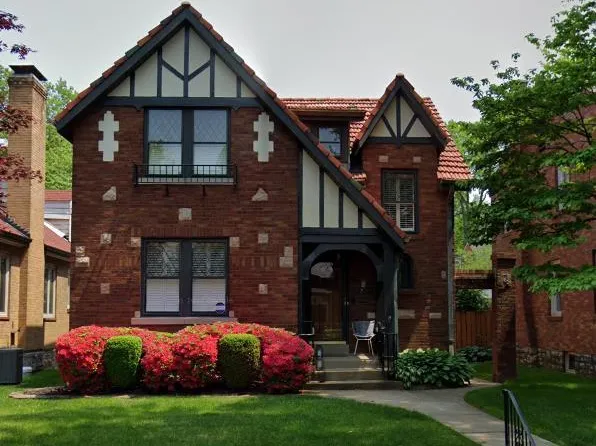 4704 Prague Ave, Saint Louis, MO 63109