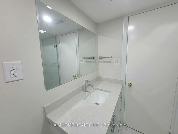 5th image of 39 Candlebrook Cres