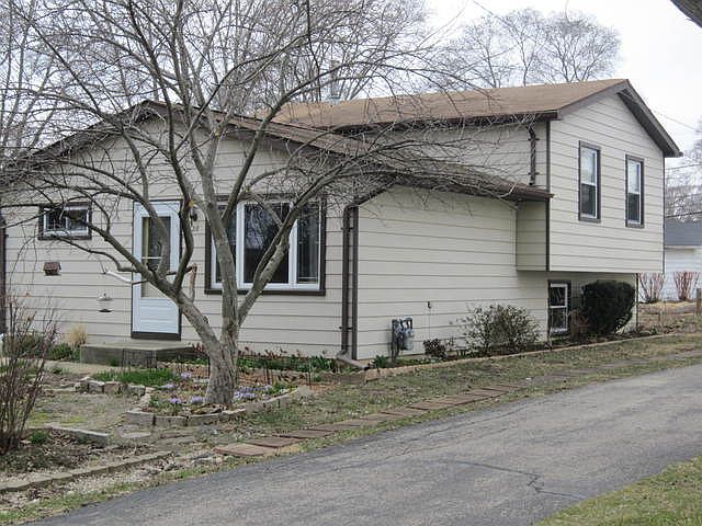 1st image of 328 Elmwood Ln