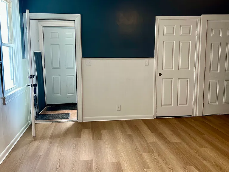 1190 Pleasant St #1 — Photo 7