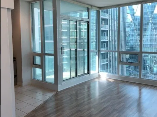 12 Yonge St #2010, Toronto, ON M5E 1Z9