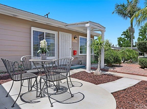 Front courtyard looking toward front door