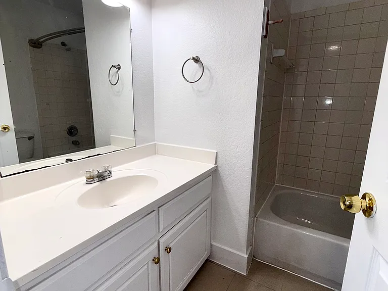 4626 San Jacinto St #D — Photo 12