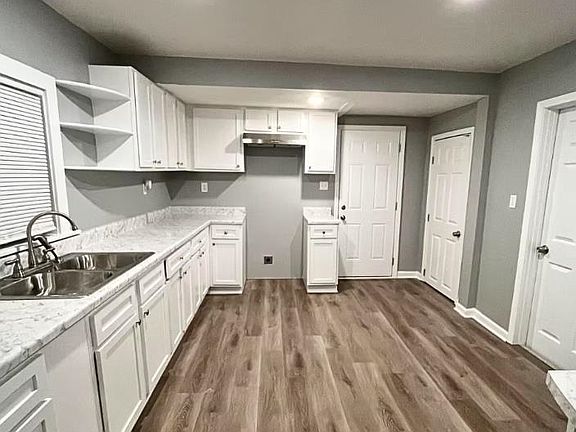 3rd image of 2974 Waverly Ave