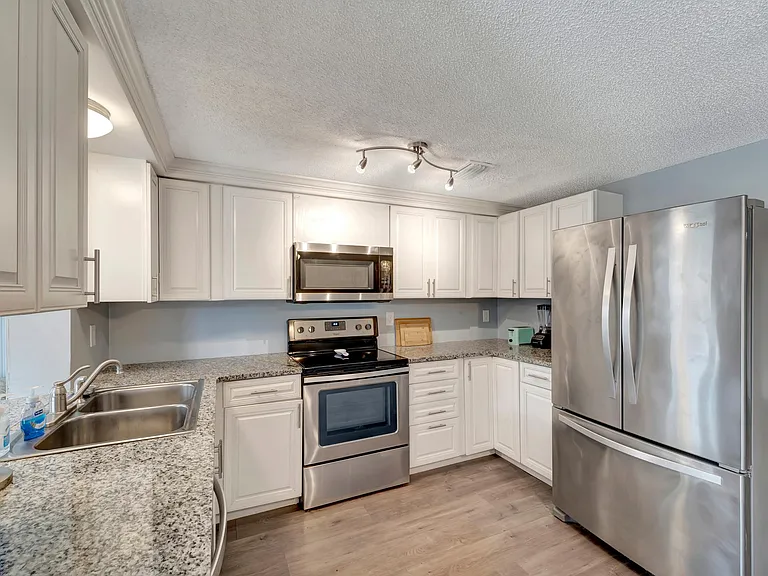 656 Southland Rd — Photo 7