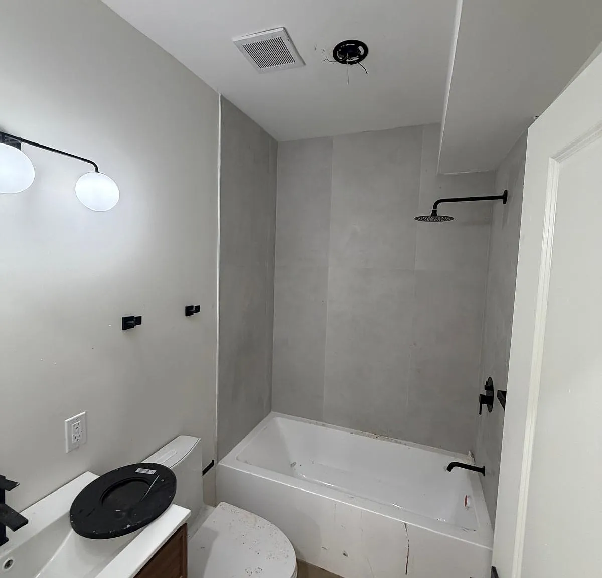 Studio, $1,200 — Photo 2