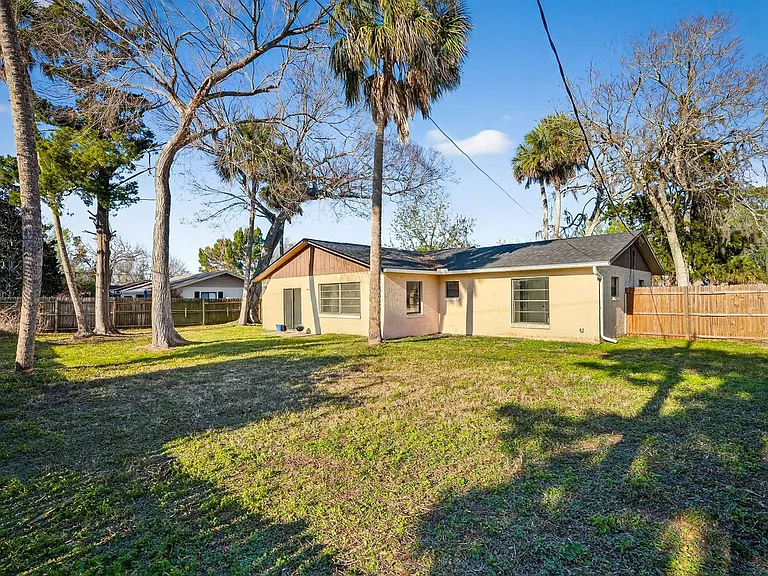 1956 Red Cedar Cir — Photo 23