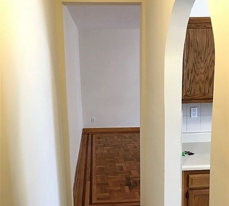 1st image of 2527 36th St APT 3