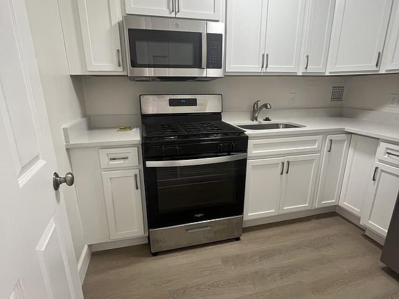 3rd image of 2401 H St NW APT 807
