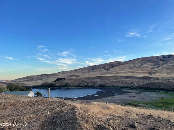16145 N Wenas Rd, Selah, WA 98942