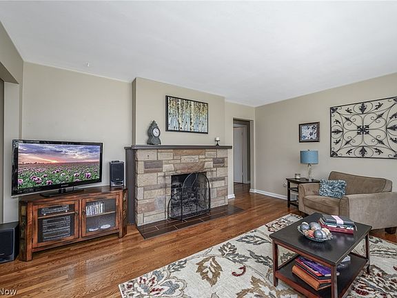 3rd image of 2388 17th St