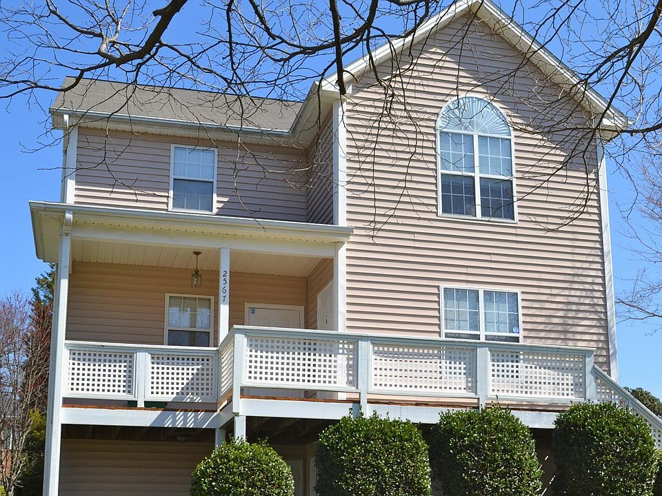 This unit is the middle unit with a one bedroom downstairs on the basement level and a 2bd upstairs.