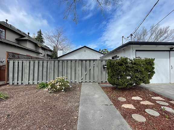 3rd image of 855 Clara Dr