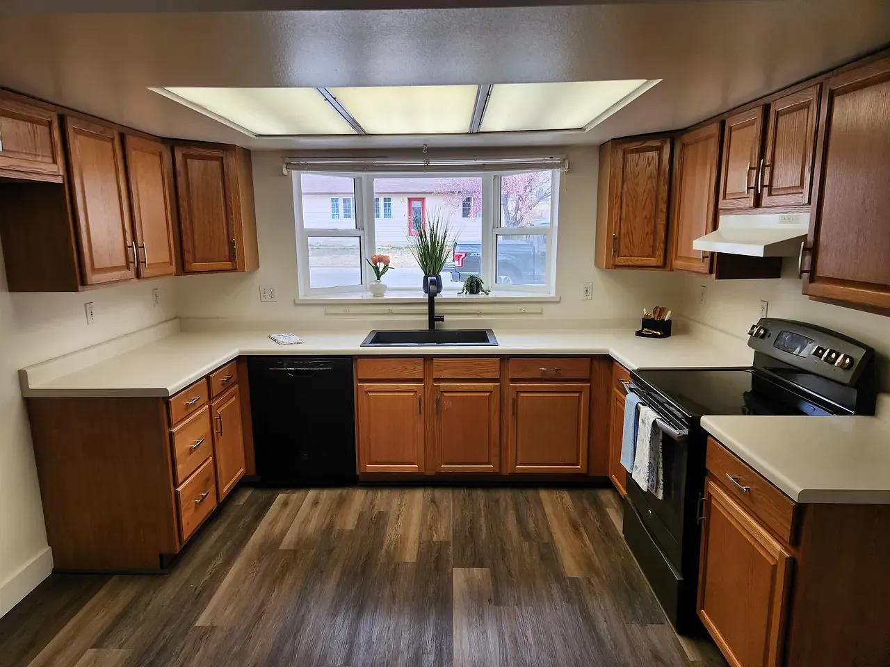 3 bed, 1396 sqft, $2,400 — Photo 4