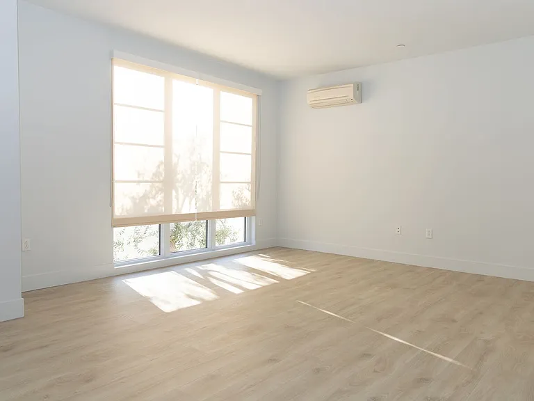 72 W Santa Clara St — Photo 37
