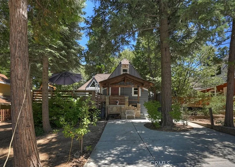 311 Hemlock Dr