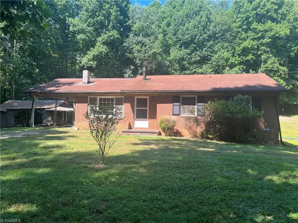 205 Bayfield Rd, Wilkesboro, NC 28697