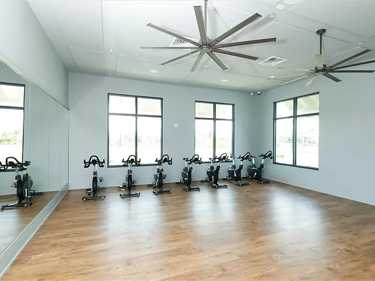 8113 Sternway Rd — Photo 39