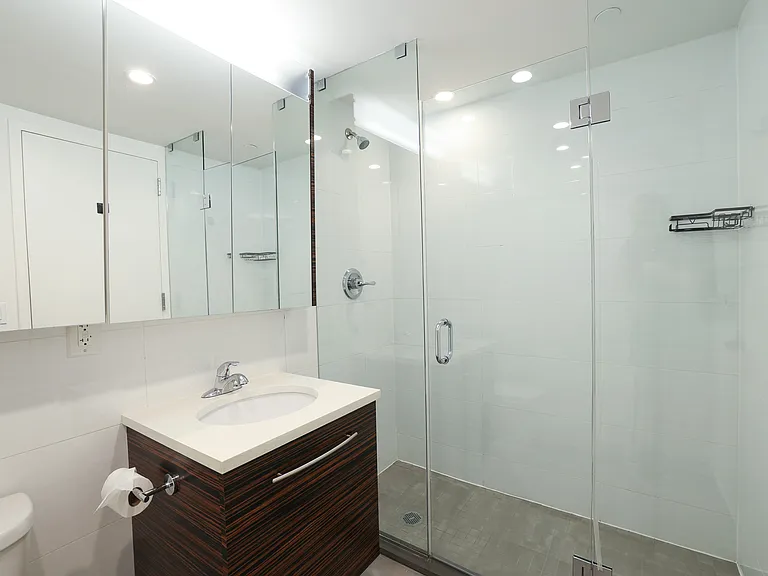 93 Kingsland Ave #1F — Photo 7