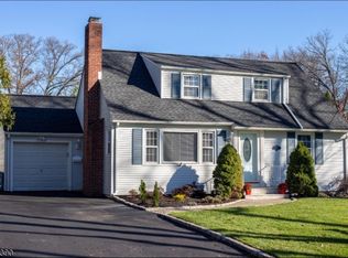 327 Whitewood Rd, Union, NJ 07083