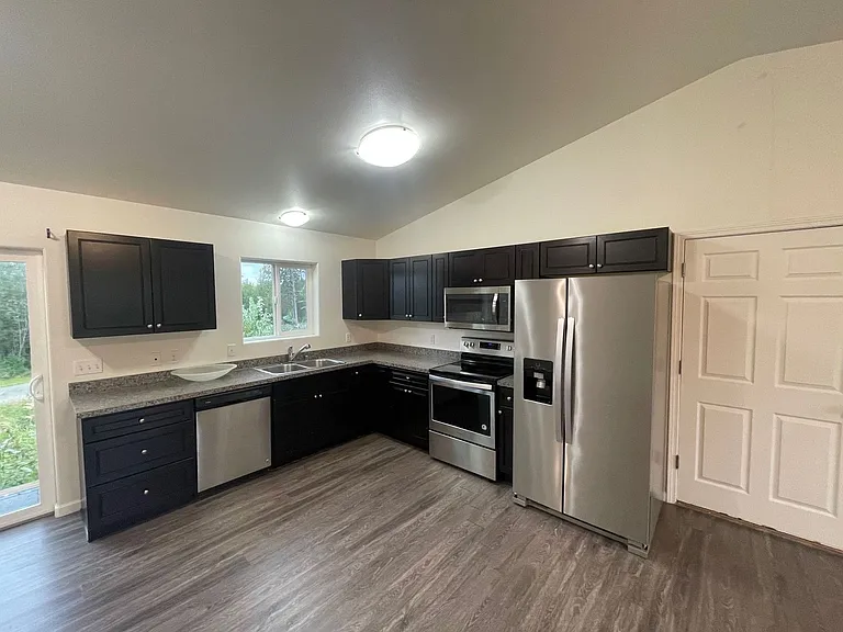 4733-4739 W Adirondack Cir — Photo 2