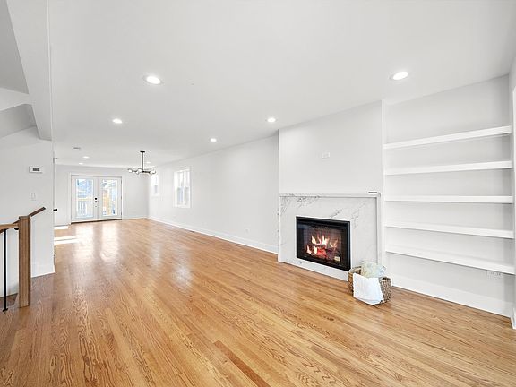 5th image of 3447 N Ozark Ave