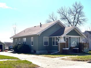 329 Albany Ave SE, Orange City, IA 51041