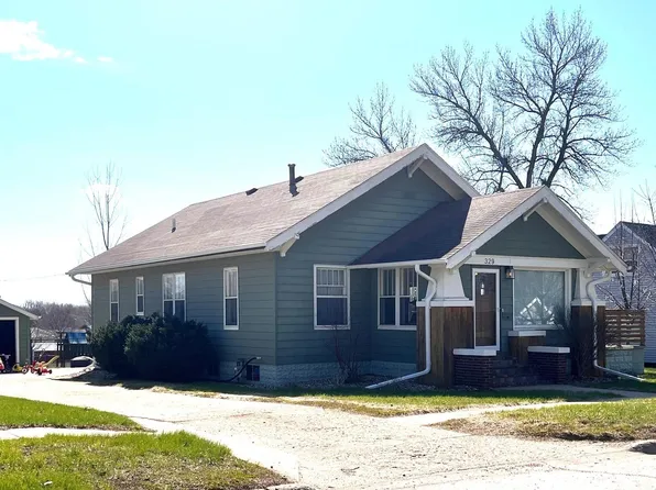 329 Albany Ave SE, Orange City, IA 51041