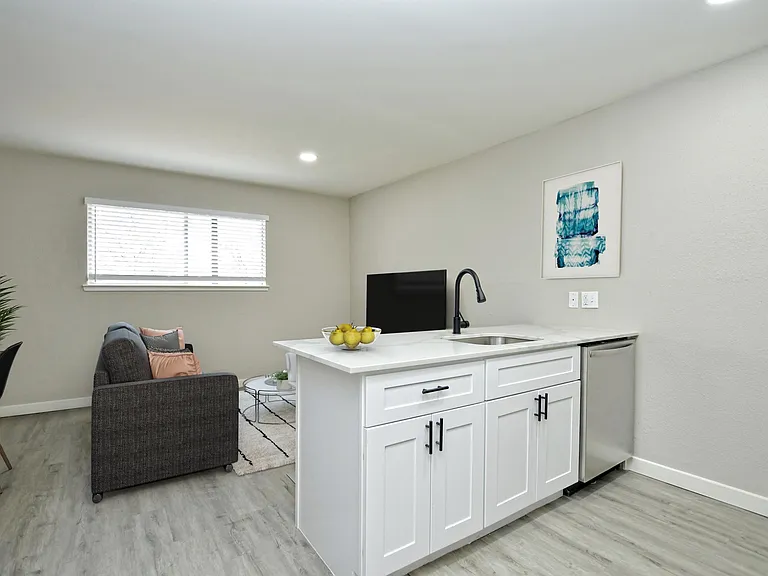 District 53 — Photo 14