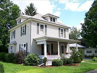 4th image of 37 S Belmont Cir