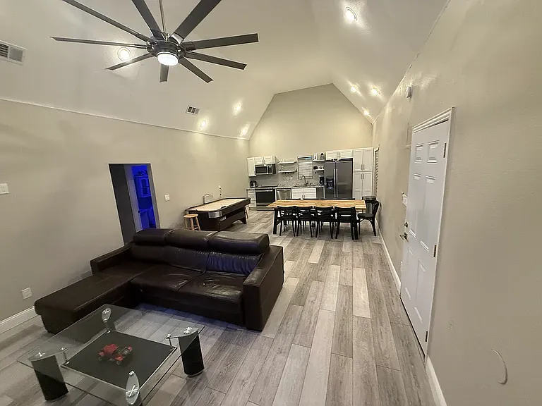 6008 Eastland St — Photo 10