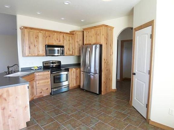 4th image of 428 Foxtail Ln