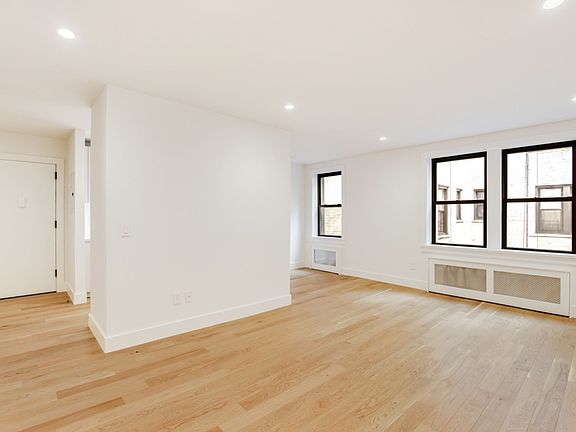 5th image of 40 Linden Blvd APT 2A