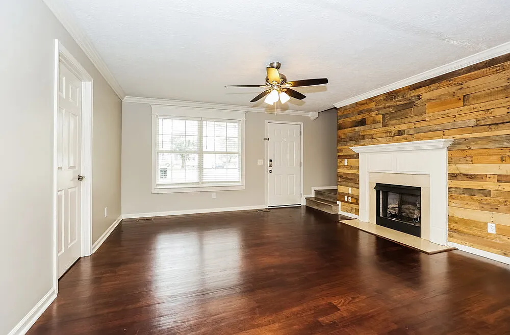 5 bed, 3.0 bath, 2126 sqft, $3,170 — Photo 4